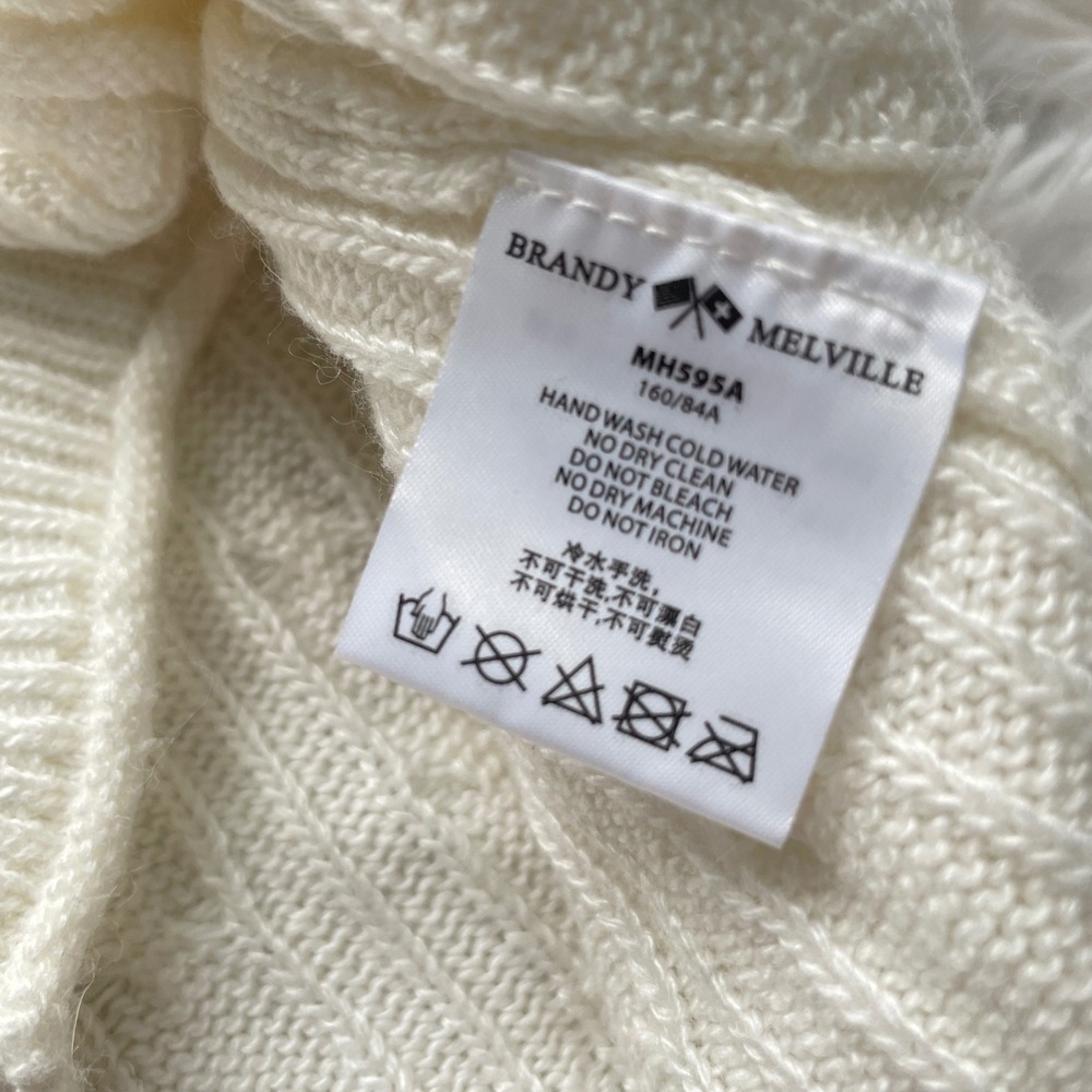 Brandy Melville White Cable Knit V-Neck Angora Blend Sweater - Picture 3 of 6